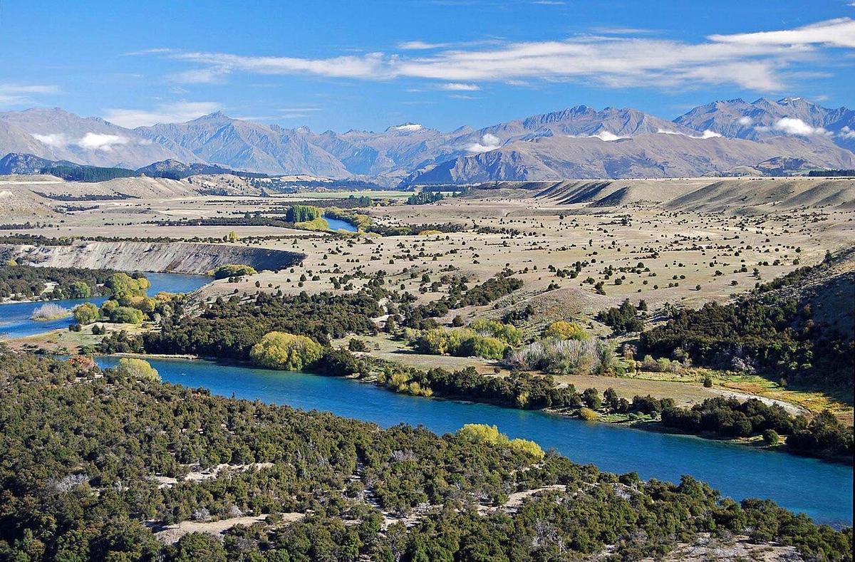 The Clutha River running blue through the Upper Clutha Valley, Central Otago