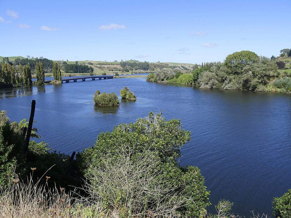 Lake Karapiro on the Waikato River, with the Maungatautari Road bridge and small islands